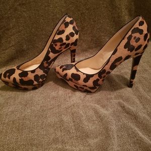 Jessica Simpson Venisse